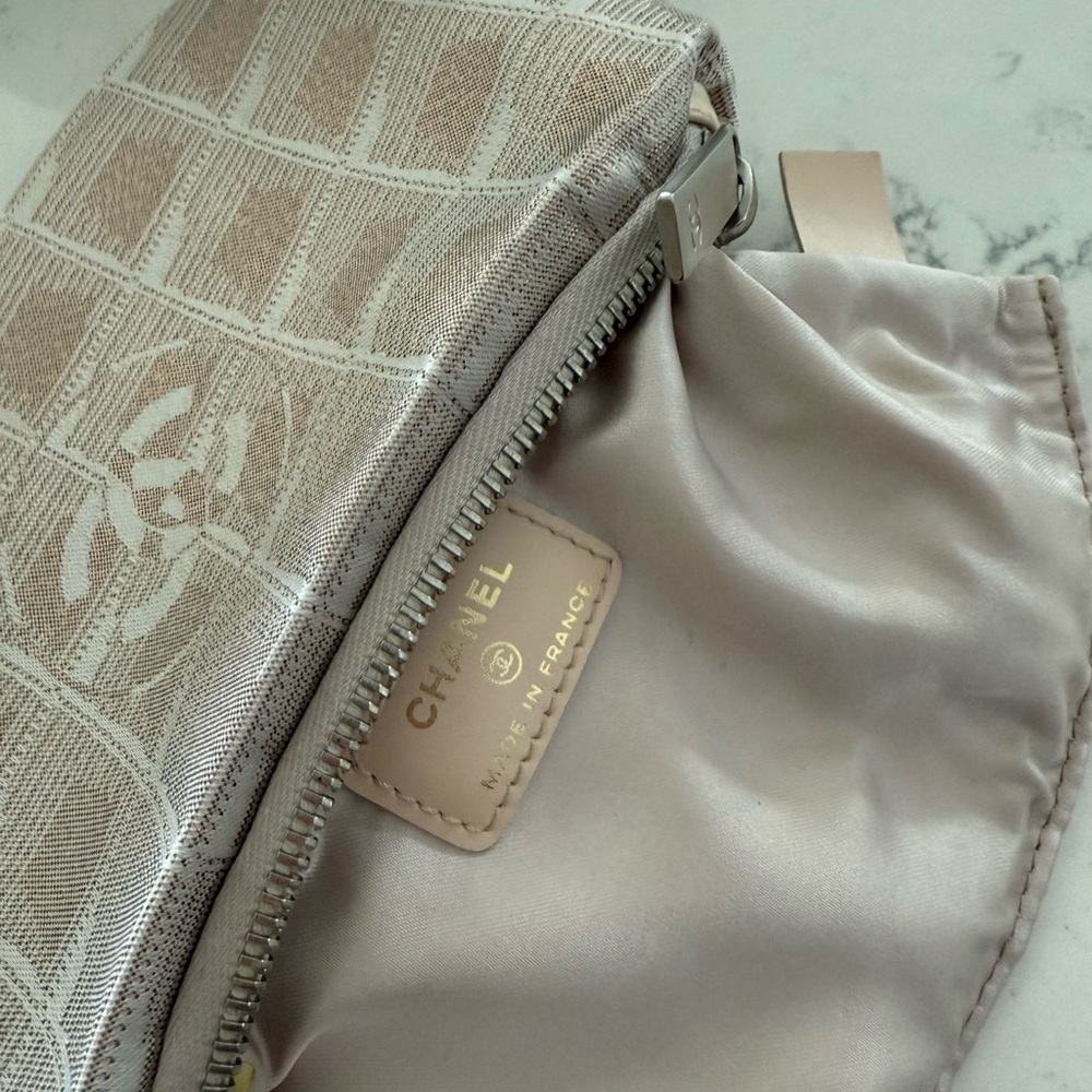 Authentic Chanel New Travel Line Pouch/wristlet - Picture 9 of 12